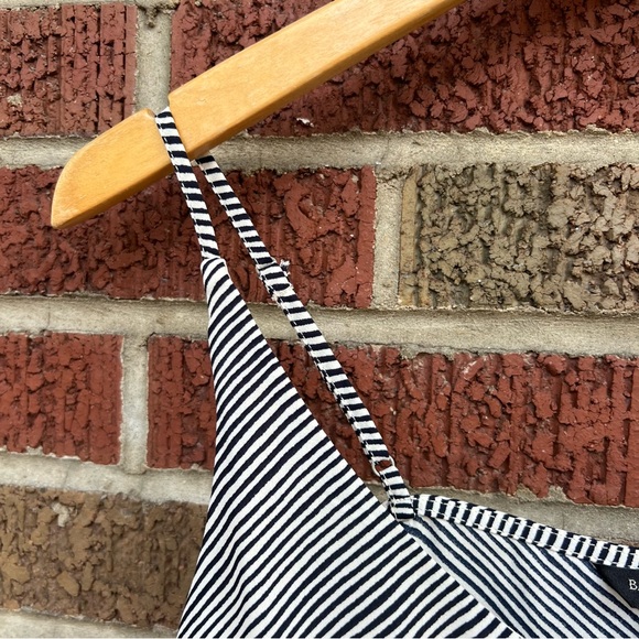 Banana Republic Navy Blue and Cream Abstract Striped Chiffon Tank Top - Picture 3 of 3